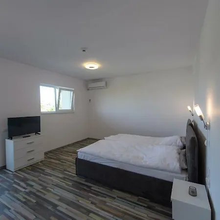 فندق Anghelos 4*