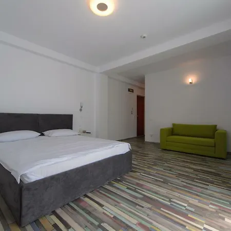 Anghelos Hotel 4*